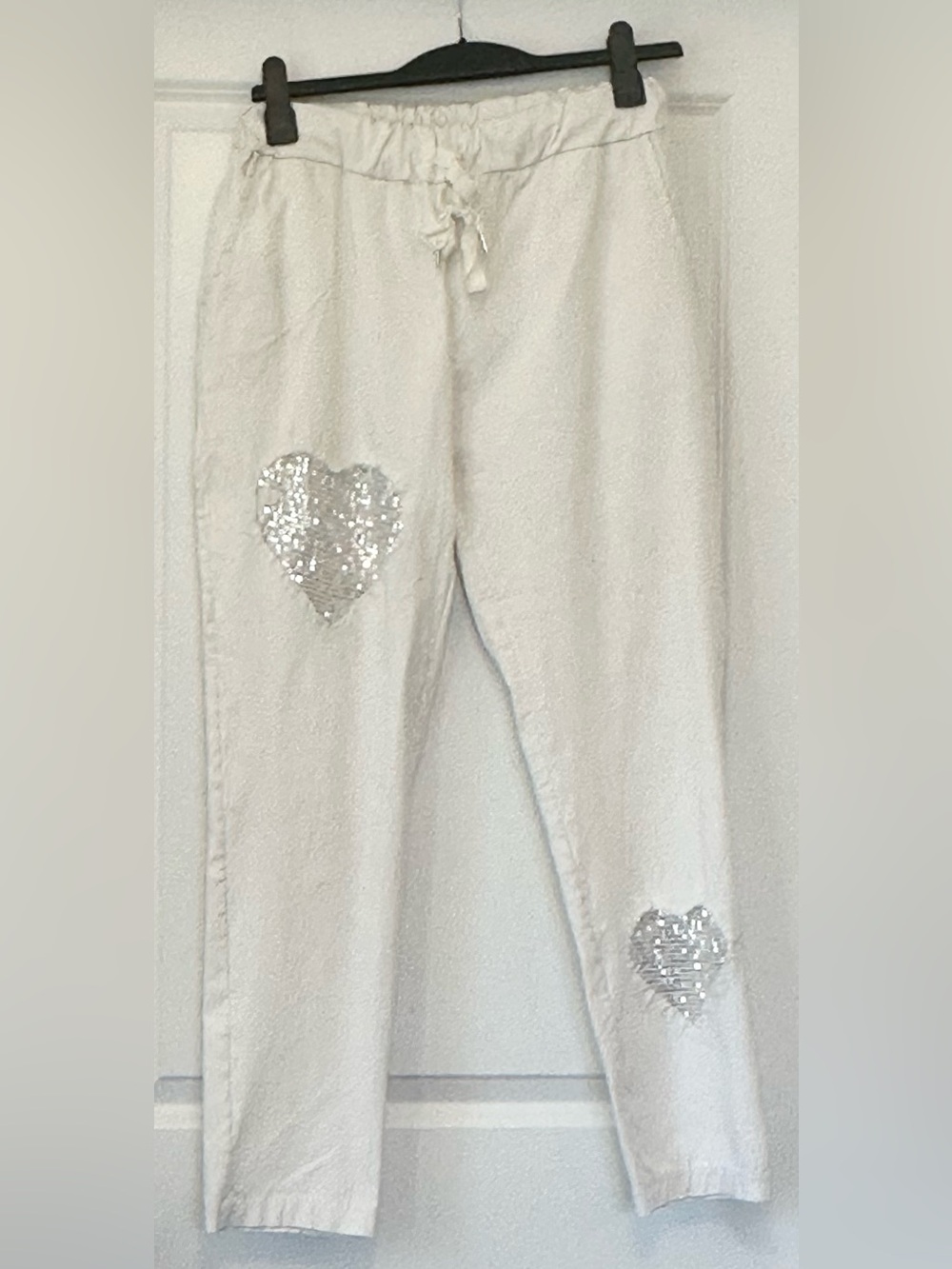 ITALY Pant White Hi Rise Ankle Heart Sequin Viscose Poly Blend EUC Sz S M